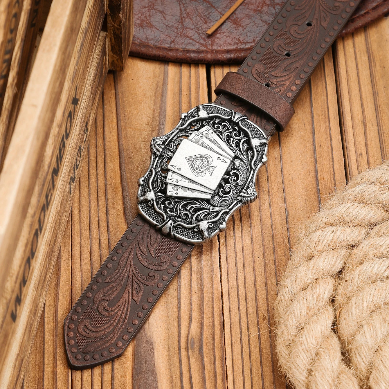 Cinturón Ranchero Vintage con Remaches | Hebilla Western de Estilo Clásico