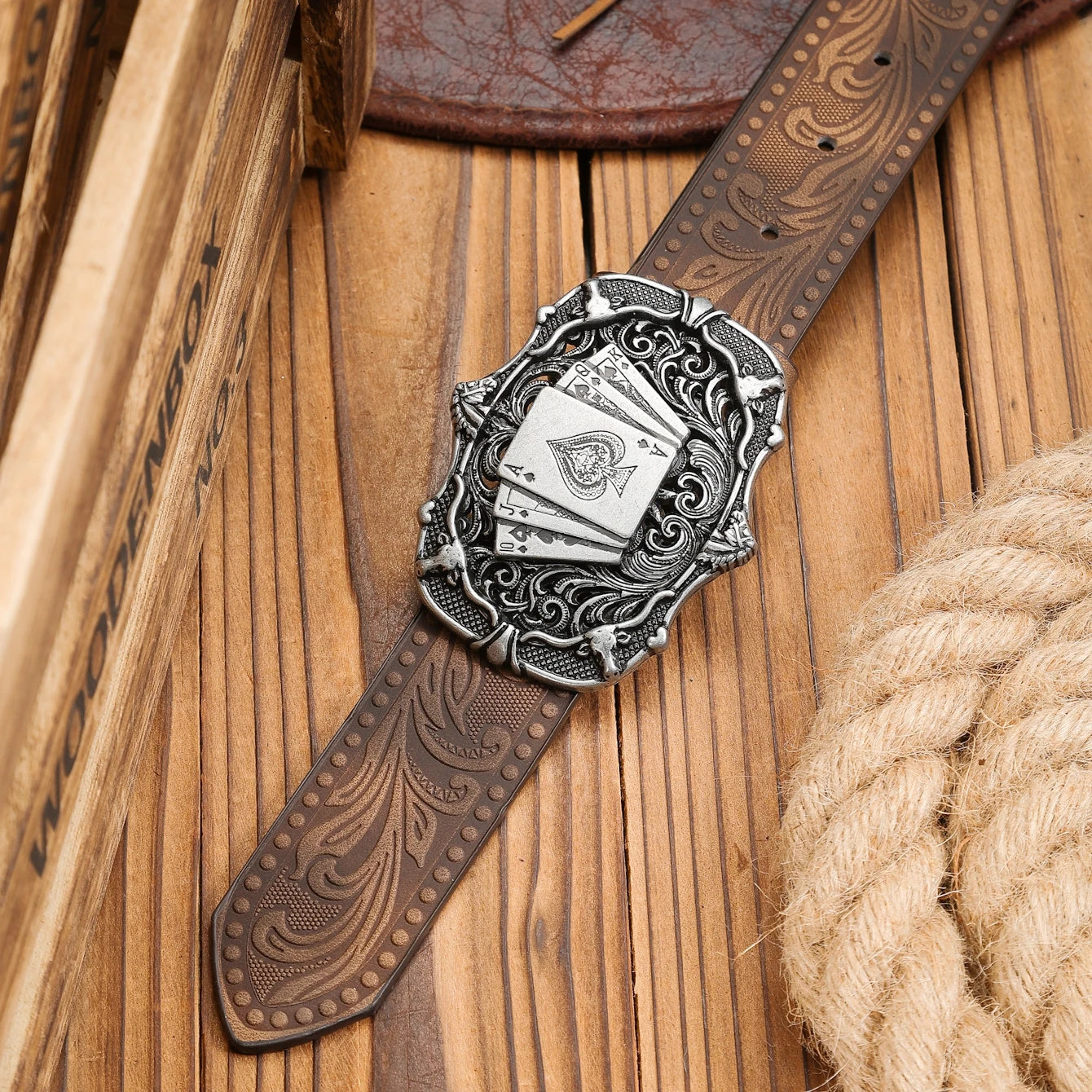 Cinturón Ranchero Vintage con Remaches | Hebilla Western de Estilo Clásico
