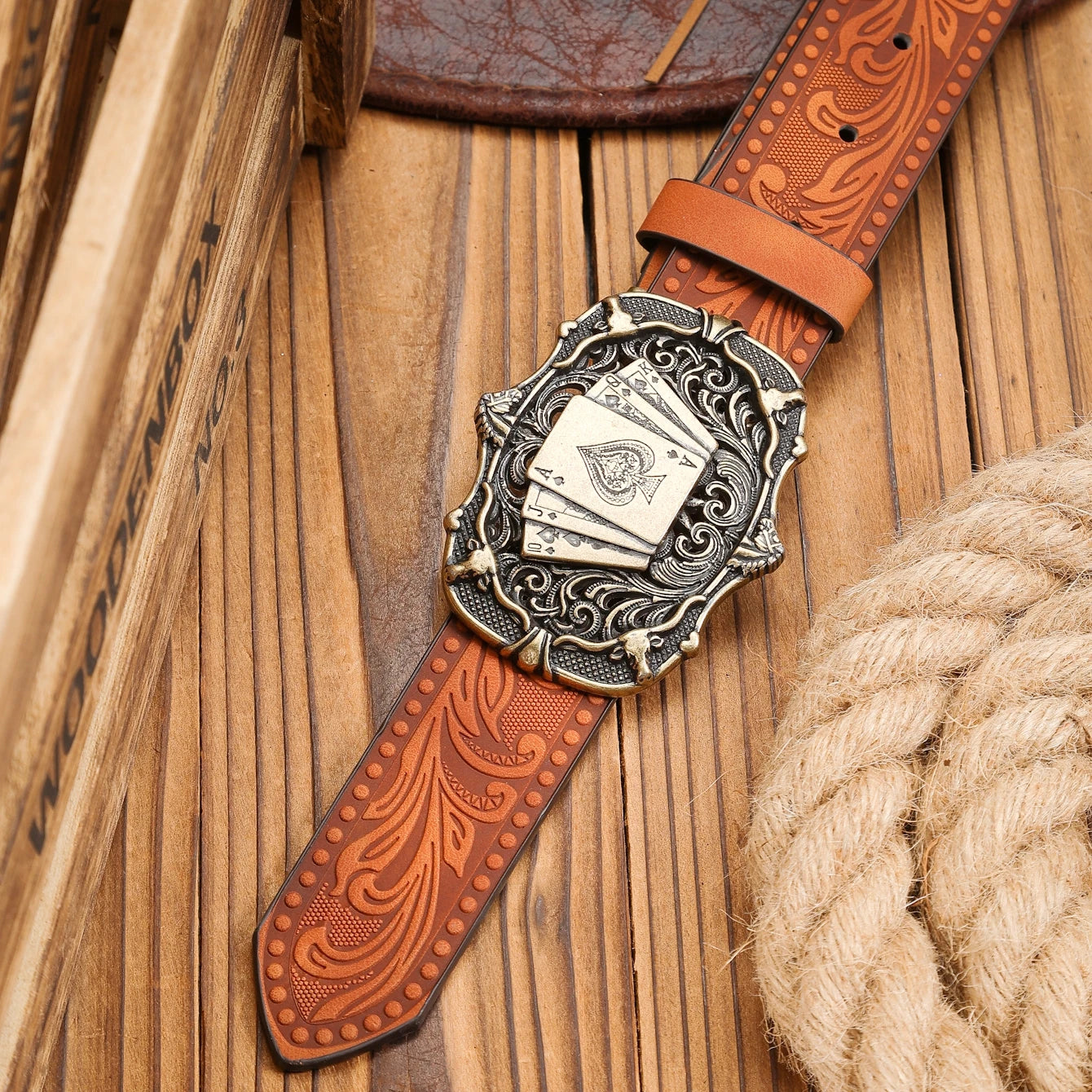 Cinturón Ranchero Vintage con Remaches | Hebilla Western de Estilo Clásico