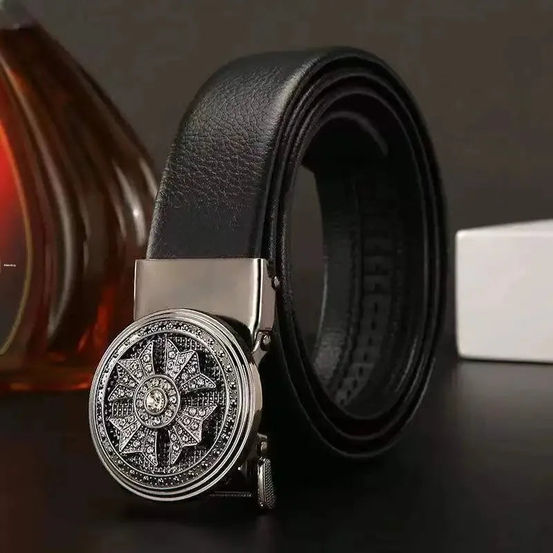 Cinturón Caballero Imperial – Hebilla Automática con Detalles Brillantes