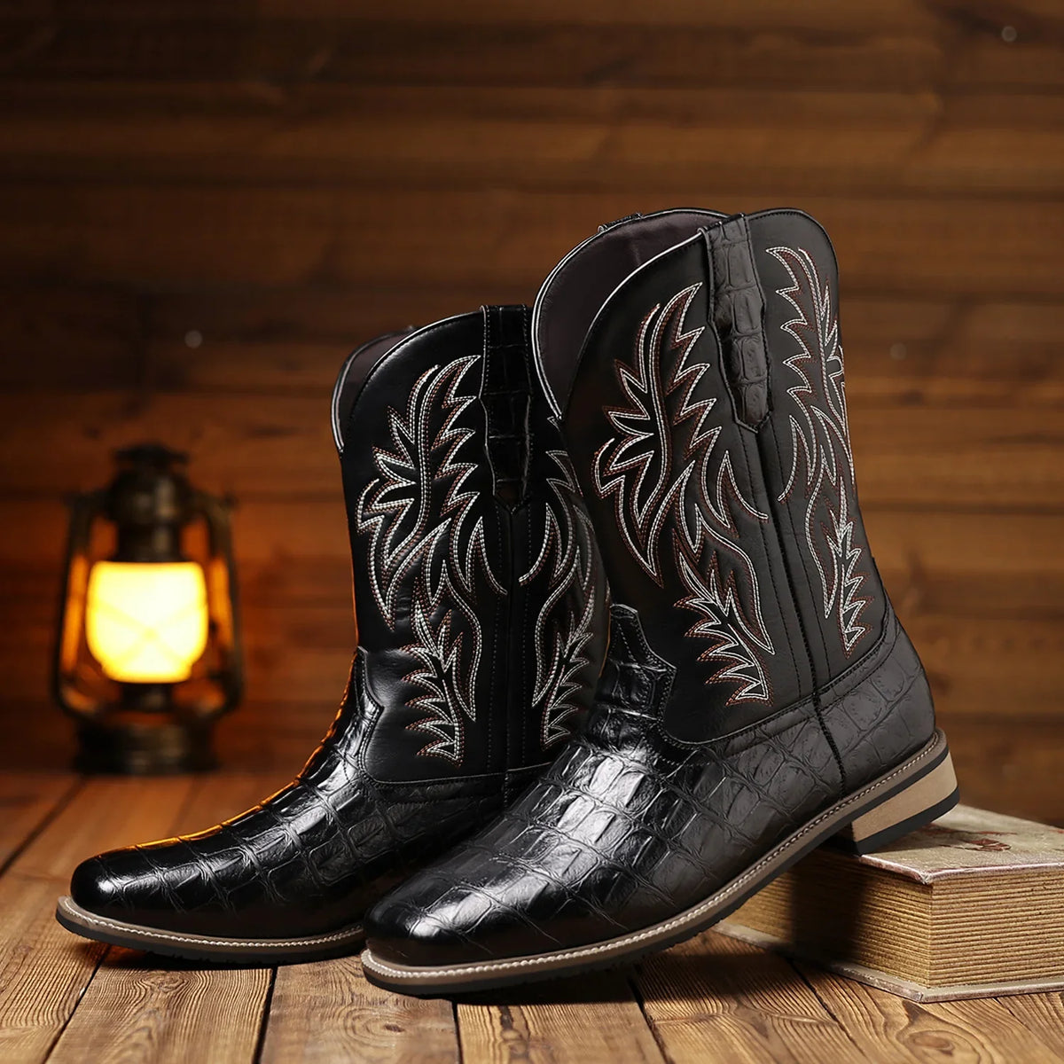 Botas Western Bordadas con Textura de Cocodrilo