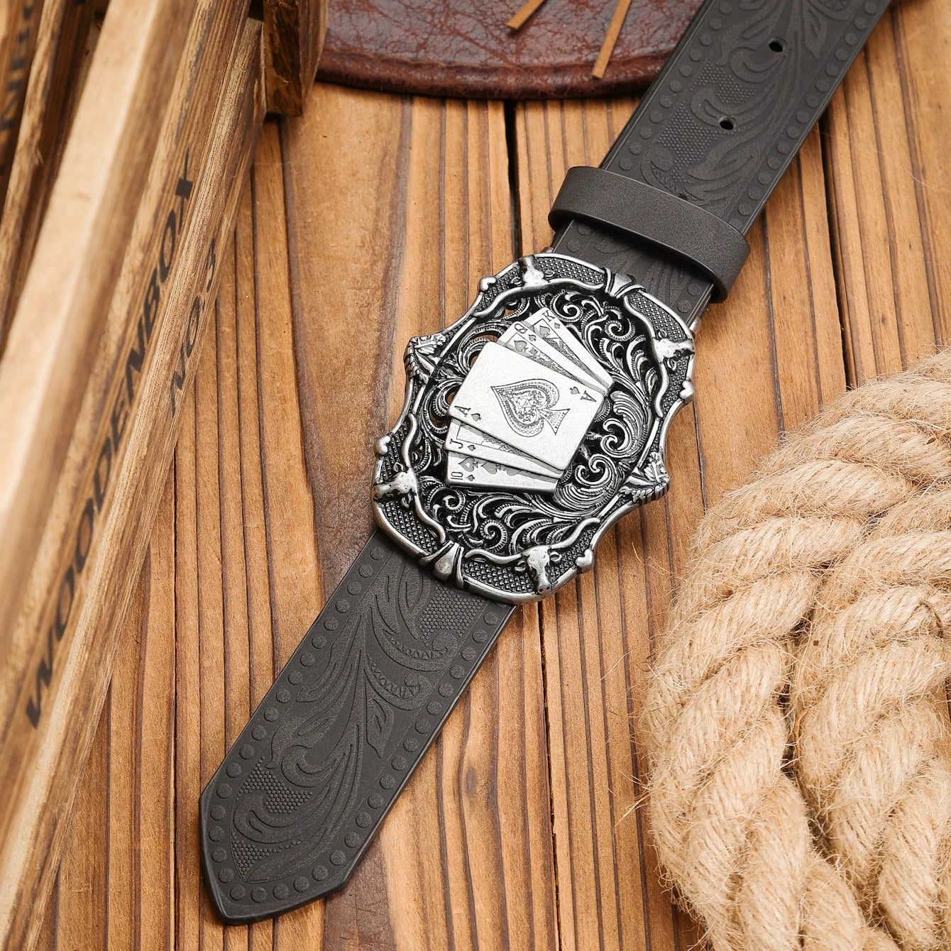 Cinturón Ranchero Vintage con Remaches | Hebilla Western de Estilo Clásico