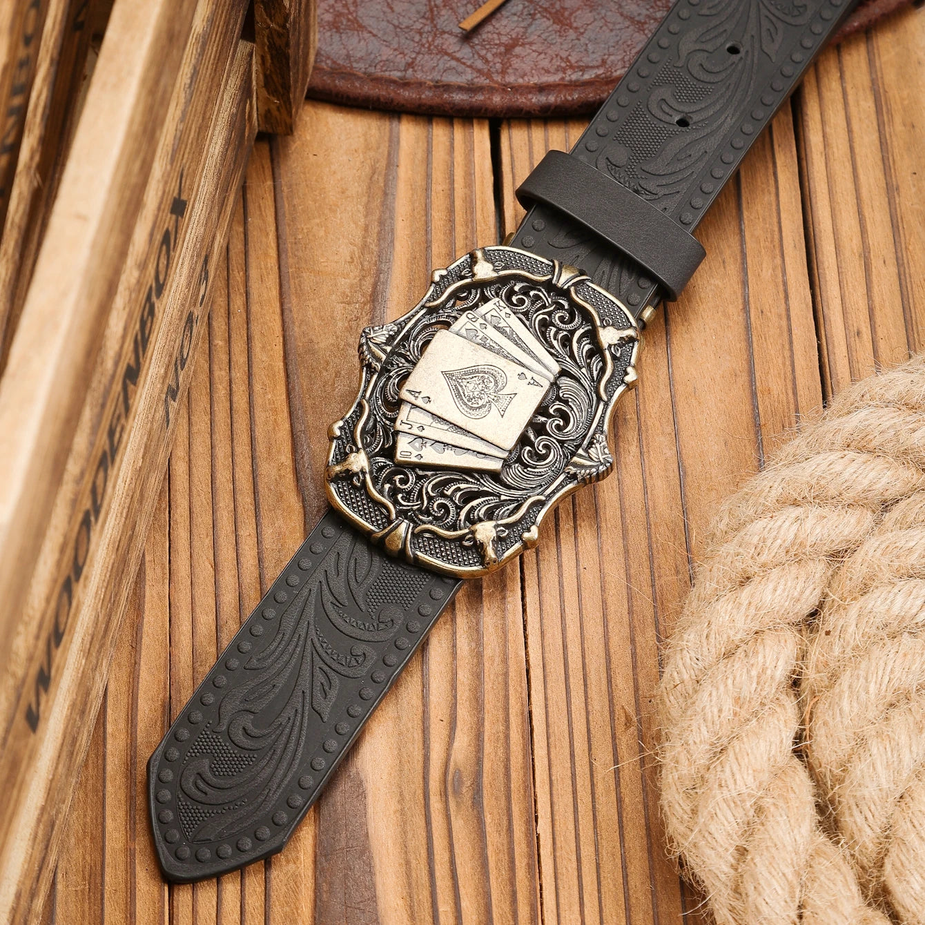 Cinturón Ranchero Vintage con Remaches | Hebilla Western de Estilo Clásico