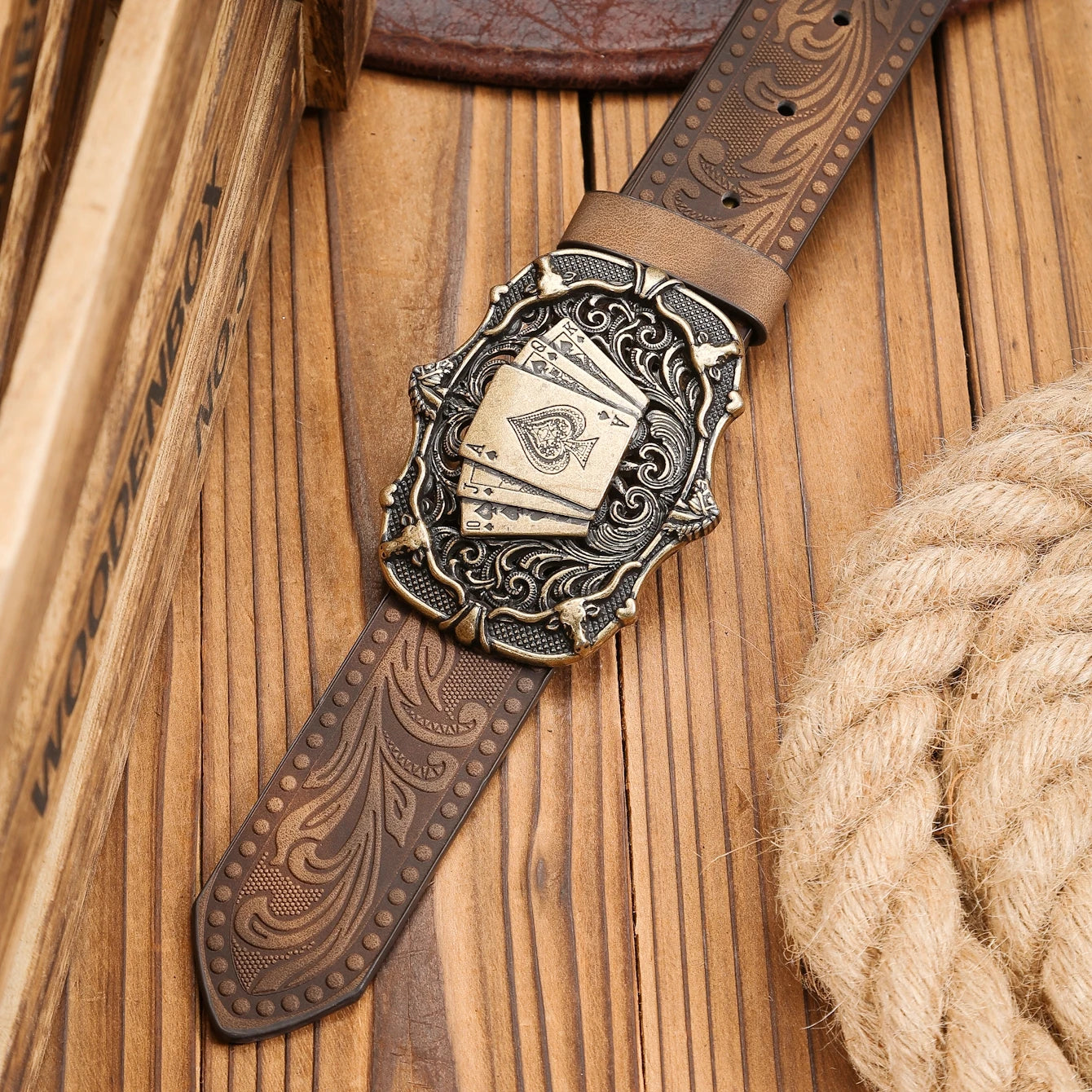 Cinturón Ranchero Vintage con Remaches | Hebilla Western de Estilo Clásico