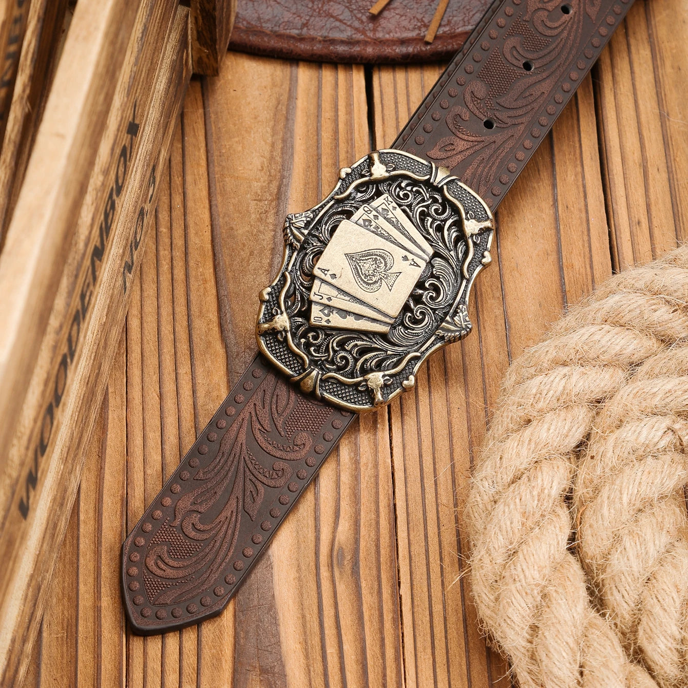 Cinturón Ranchero Vintage con Remaches | Hebilla Western de Estilo Clásico