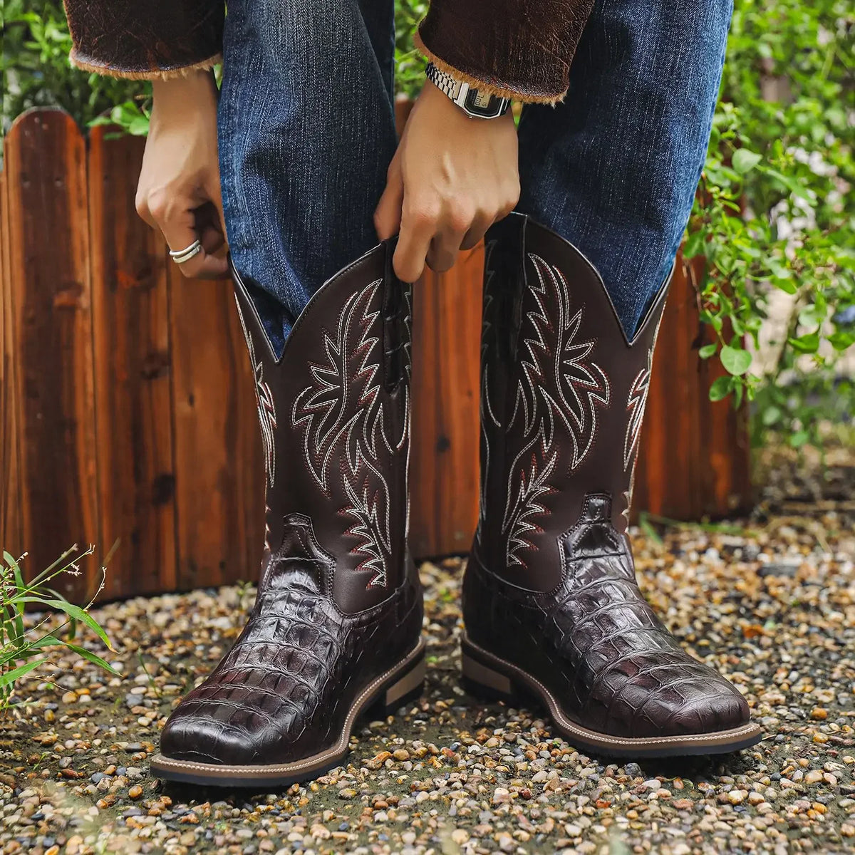 Botas Western Bordadas con Textura de Cocodrilo